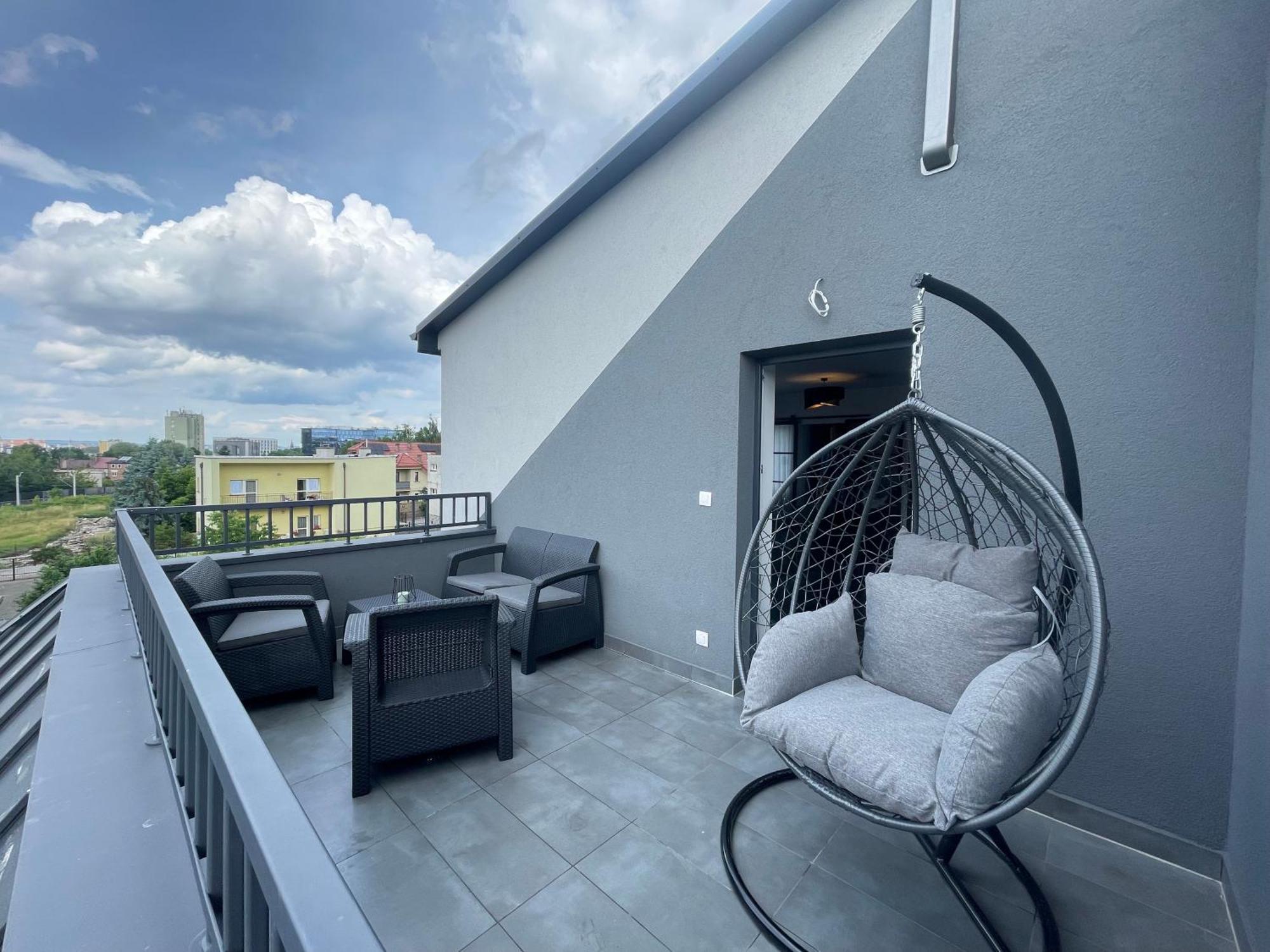 Near Sanktuarium Beautiful View And Free Parking Apartment Krakow Luaran gambar